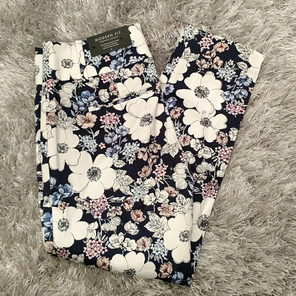 Ann Taylor Pants - Ann Taylor floral ankle pants NWT